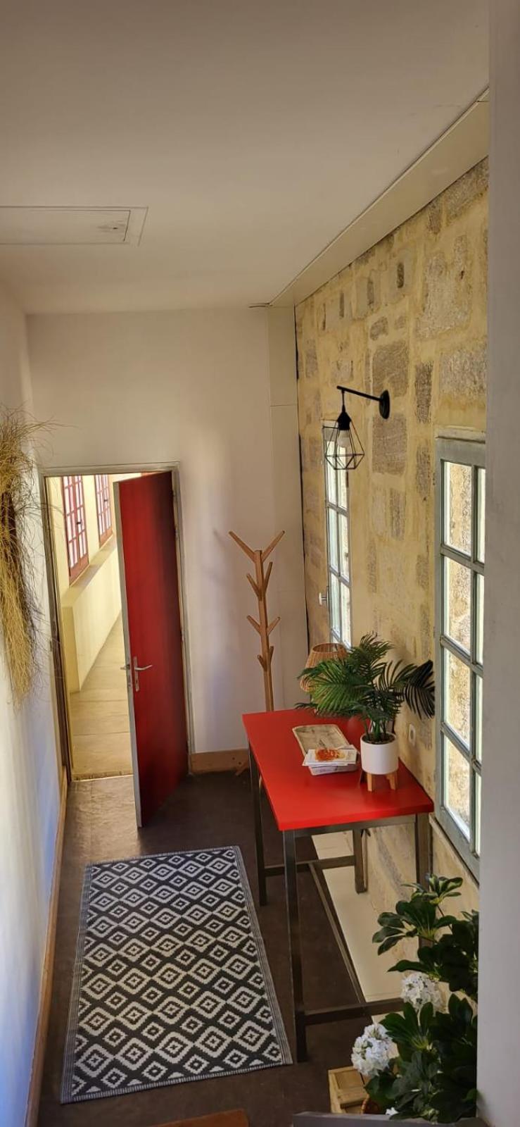 Uzes, Au Coeur Du Centre Medieval La Boussole D'Uzes, Appartement De Caractere Du XVII -Eme Siecle Экстерьер фото