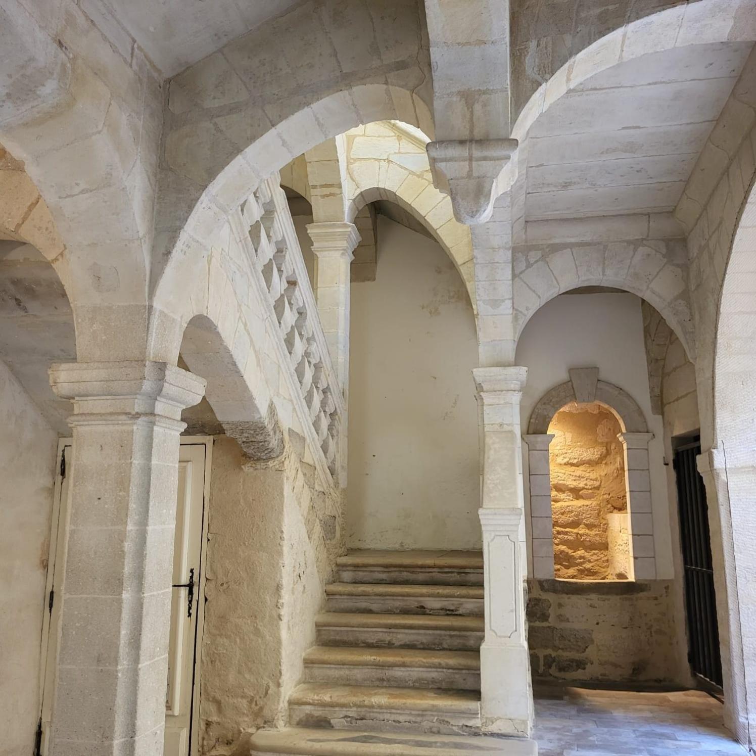 Uzes, Au Coeur Du Centre Medieval La Boussole D'Uzes, Appartement De Caractere Du XVII -Eme Siecle Экстерьер фото